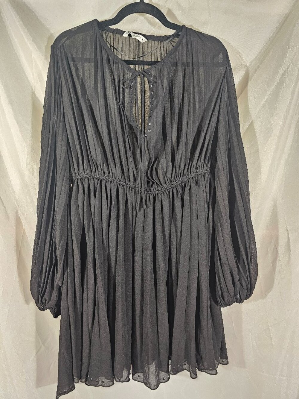 Zara sheer pleated baby doll dress. Excellent condition. Size XL